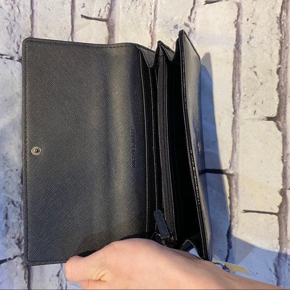 Brand New Michael Kors Glossy Black Wallet - Picture 7 of 9